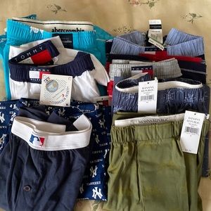8 pairs of boxers. It’s a mix of adult and kids. All w tags except Abercrombie
